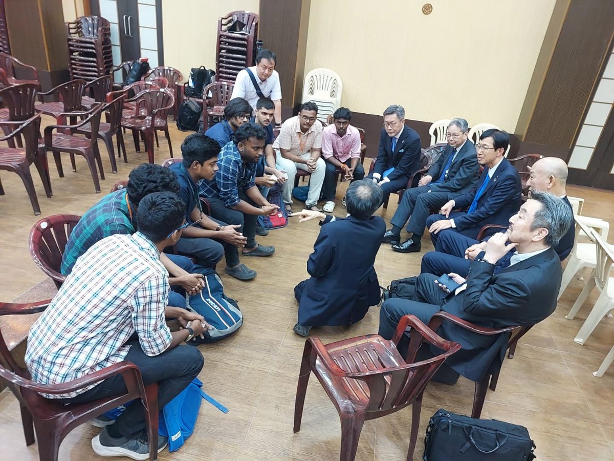 CUIC recently hosted a productive meeting with #Jetro (Japanese Delegates) on 22.01.2024. 🇯🇵 Engaging discussions at #CUIC, Anna University, fostered insights on job opportunities and networking for our students. #CUICEvent #JetroMeeting #NetworkingOpportunities #Annauniversity