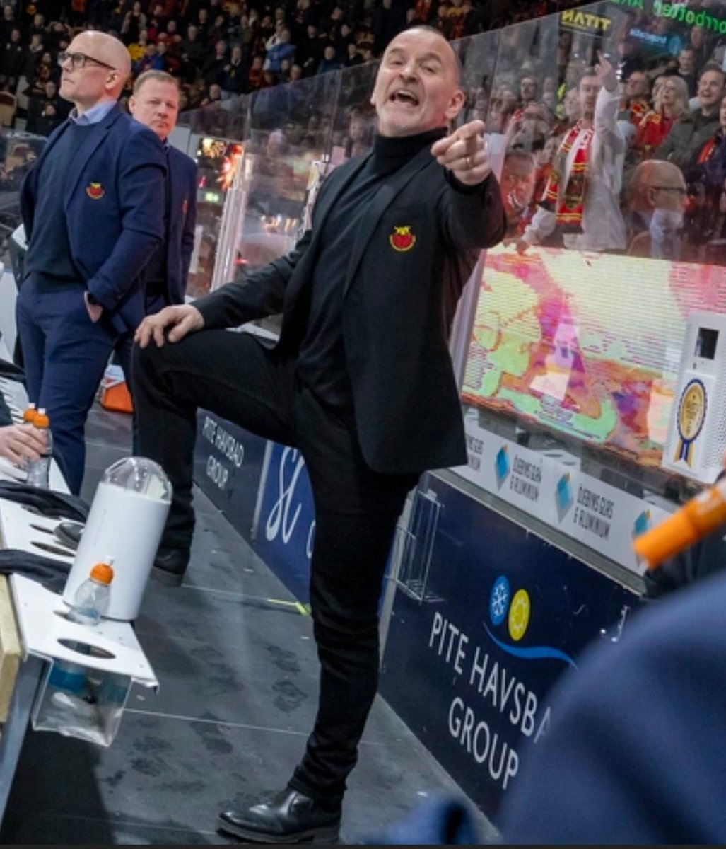 Arpe - Oborstad gaphals & efterbliven ren 🚩🏴 tweet media