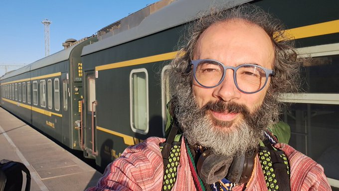 GGrimalda's tweet photo. "After 72 days he is back home [...], finishing the trip with just €10". 🙏@ndmlemoine for following the story of my 28000lm #nofly trip from 🇵🇬 to 🇩🇪 to reduce my carbon emissions, and its underlying reasons. Als 🇳🇱👉https://t.co/0vSvZDLgAJ #RefusetoFly https://t.co/eV8HZrRgTc
