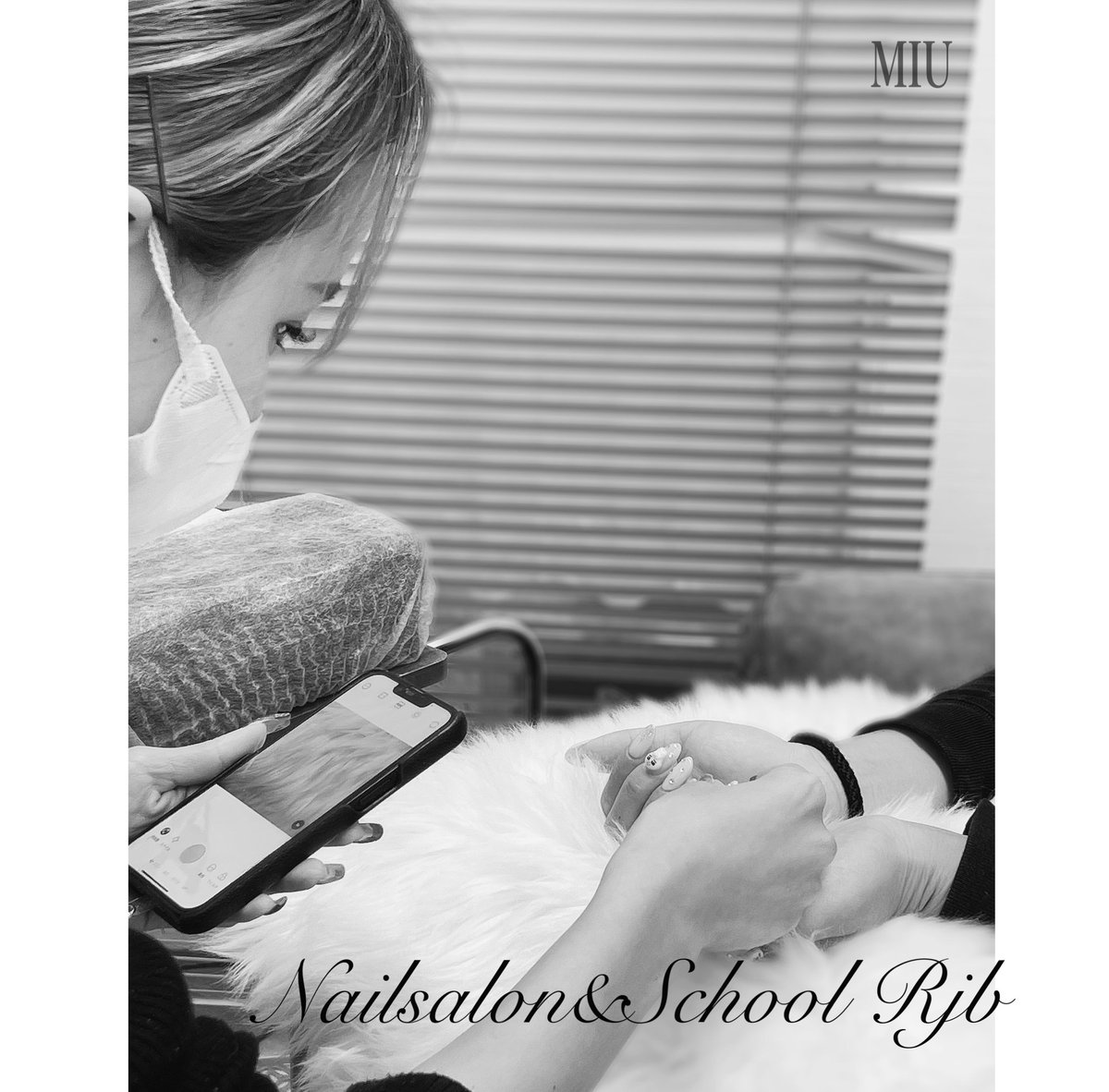 高砂.加古川.姫路パラジェル&amp;ネイルサロンrjb
自爪を育てる　深爪からの卒業を！

miu店長　の仕事風景を隠し撮りw

#ネイル撮影
#撮影風景　#宝殿ネイルサロン　#伊保ネイルサロン　#高砂ネイルサロン　#曽根ネイルサロン