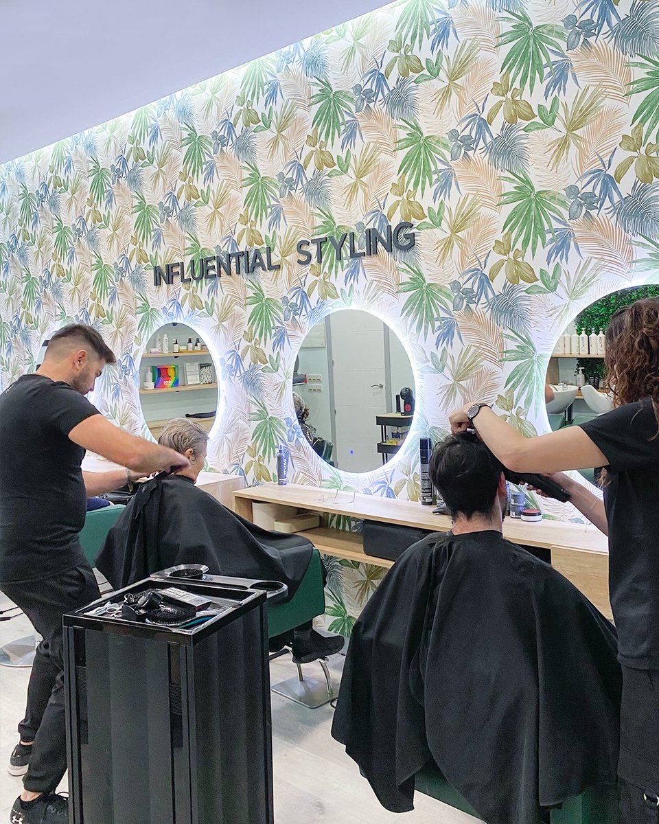 Si tú también quieres un cambio de look este año, en la peluquería Javi Nieto, de Centro Comercial Miramadrid podrás hacerte el cambio que siempre has soñado 💇‍♀️. Puedes pedir cita en el 916 059 059 💈.