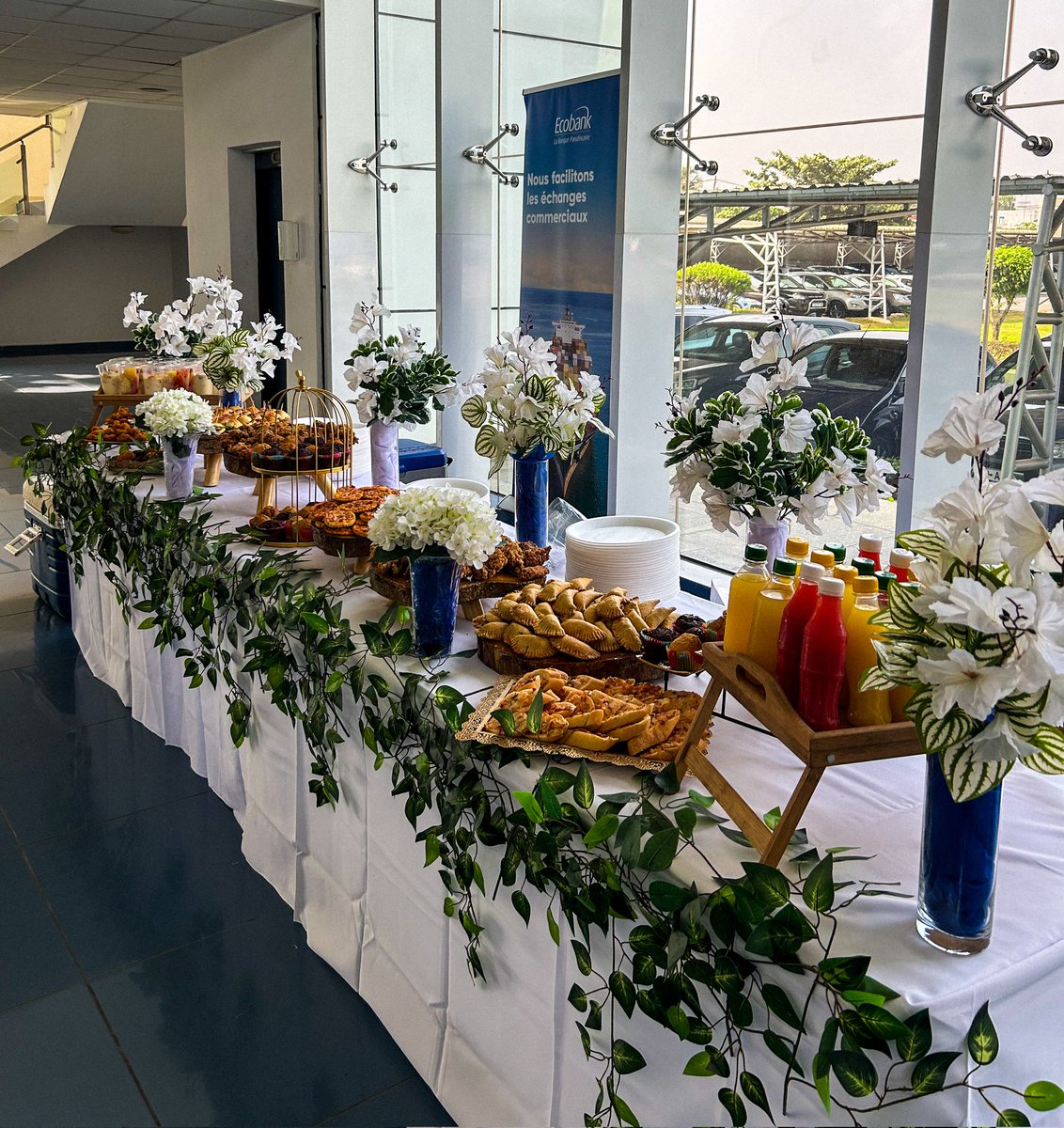 Hello Twittos ! C'est avec un grand plaisir et honneur que nous avons répondu aux attentes de <a href="/EcobankTogo/">Ecobank Togo</a>. Nous nous engageons sur chaque mission à vous offrir un moment mémorable et agréable.😊
1/2
#FrutifreshTogo #TgTwittos