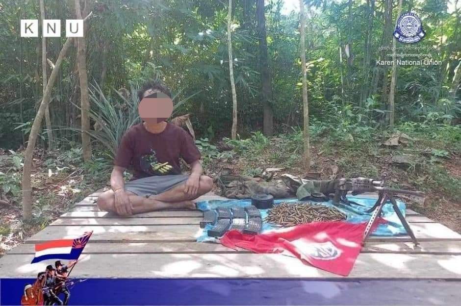 MannShein1's tweet photo. According to the KNU Duuthahtoo District information,3 privates from terror Junta SaKaKha8 in #Beelin Twp had returned to the legal fold to KNLA/KNDO with weapons and ammunitions. #Mon State,KTM
#WarCrimesOfJunta
#2024Jan24Coup
#WhatsHappeninglnMyanmar https://t.co/XceewwuGAL