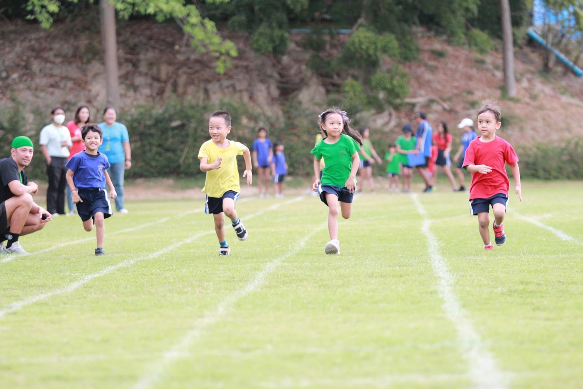 gisrayong's tweet photo. Today, the KS1 students at Garden International School, Rayong enjoyed an excellent sports day.  Congratulations to the resilient students on their active interest and participation in a variety of activities. 🏅🤾🏆🏀⚽ https://t.co/SH8R2owEbO
