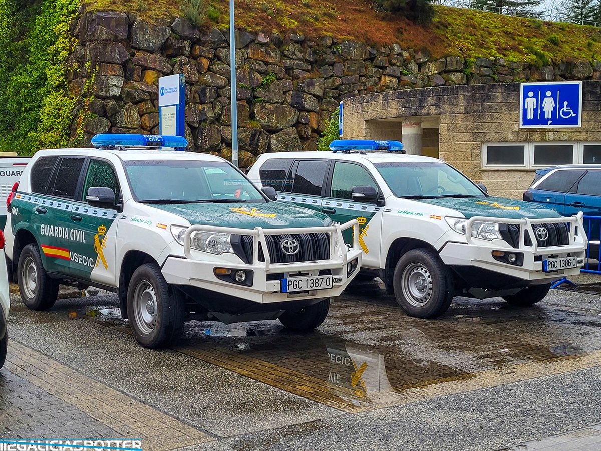 GaliciaSpotter's tweet photo. Toyota Land Cruiser perteneciente a la Usecic de la Guardia Civil de Pontevedra.
Carrozados por @veblinter .
#toyotalandcruiser #usecic #guardiacivil #guardiacivilcomprometidos #guardiacivilusecic #usecicpontevedra #sedexpo #sedexpo23 #sedexpo2023 #veblinter https://t.co/W10yc9xz3P