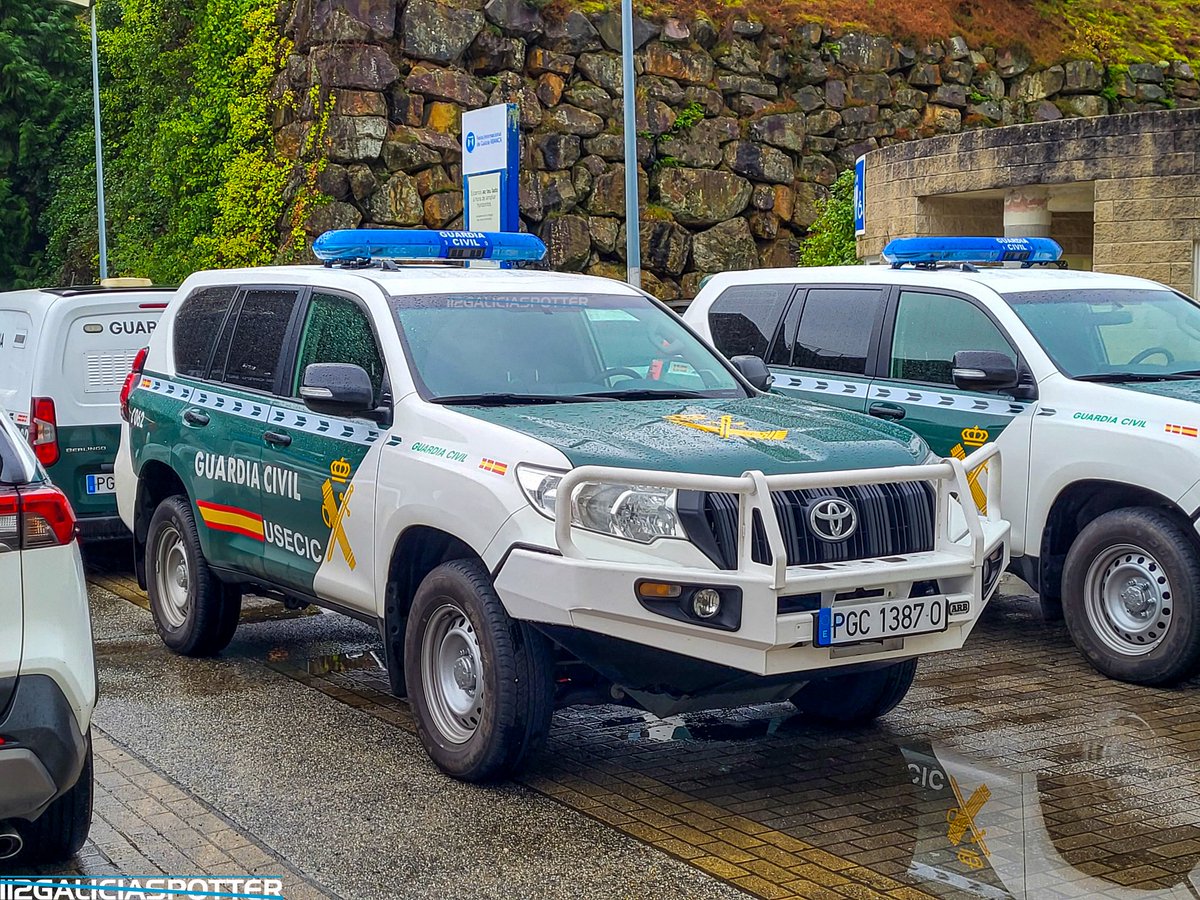 GaliciaSpotter's tweet photo. Toyota Land Cruiser perteneciente a la Usecic de la Guardia Civil de Pontevedra.
Carrozados por @veblinter .
#toyotalandcruiser #usecic #guardiacivil #guardiacivilcomprometidos #guardiacivilusecic #usecicpontevedra #sedexpo #sedexpo23 #sedexpo2023 #veblinter https://t.co/W10yc9xz3P