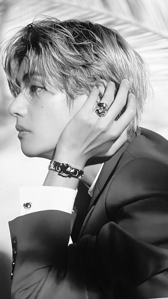 meyrakee's tweet photo. 𝔼𝕟𝕚𝕞𝕒 — 𝐓𝐚𝐞𝐊𝐨𝐨𝐤!𝐀𝐔

Dia hanyalah tawanan cacat yang terpaksa menghuni istana 𝘩𝘢𝘳𝘦𝘮 untuk melahirkan keturunan Enigma yang agung. https://t.co/inAmxshN66