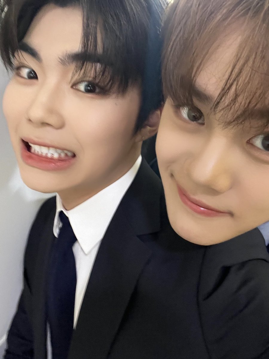 ZB1_official's tweet image. _💌

개털즈 사진 순한맛 개봉 박두하겠습니다 
매운맛은 출시 안 할 것 같습니다 Maybe :)

#PARKGUNWOOK #박건욱
#ZEROBASEONE #ZB1 #제로베이스원