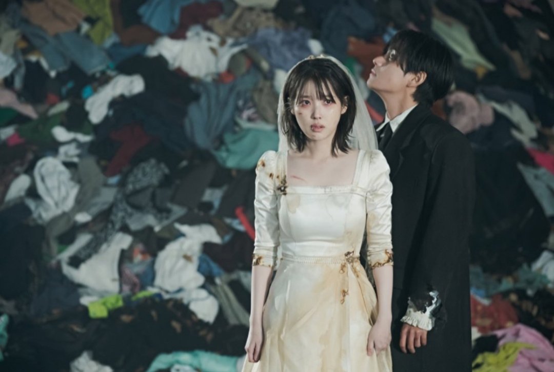 TaehyungBaseINA's tweet photo. [📷] 'Love wins all' MV behind the scene photos (1)

#V #IU
#Love_wins_all https://t.co/HUob6Hur2v