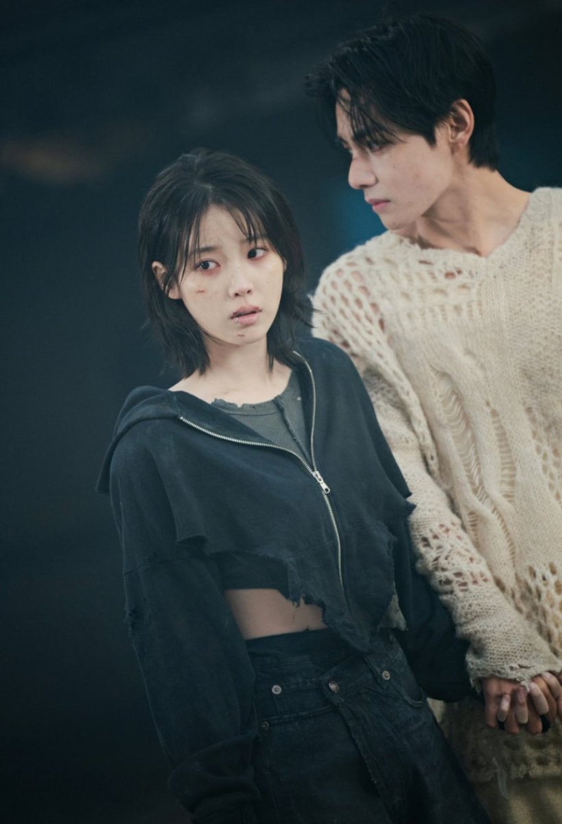 TaehyungBaseINA's tweet photo. [📷] 'Love wins all' MV behind the scene photos (1)

#V #IU
#Love_wins_all https://t.co/HUob6Hur2v