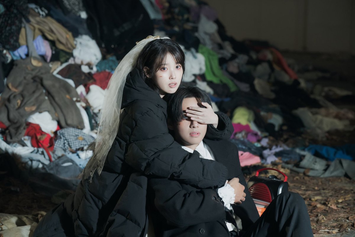TaehyungBaseINA's tweet photo. [📷] 'Love wins all' MV behind the scene photos (1)

#V #IU
#Love_wins_all https://t.co/HUob6Hur2v