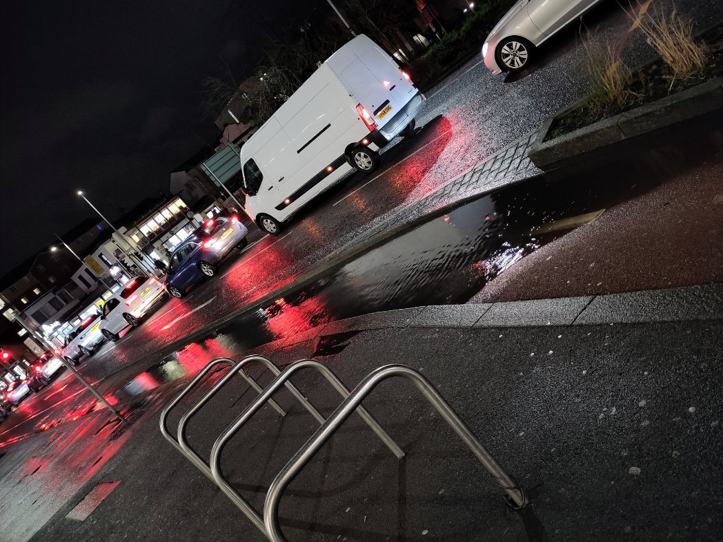 Regret to inform everyone that this is still there, and it's invited a friend to the party. <a href="/ManCityCouncil/">Manchester City Council</a> can you please sort the drainage?! Oxford Road opposite Whitworth Park, southbound. Pics from last night.
