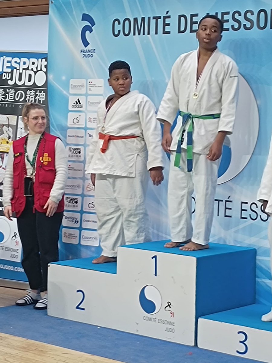 USGrigny's tweet photo. Weekend intense de compétitions pour l’US judo ! 🥋
Un beau palmarès avec 1🥇, 2🥈, une 5e place et enfin une 7e place.
Félicitations à tous nos jeunes judokas et un grand merci à tous les supporteurs qui nous ont encouragés ce week-end 🏆👏
#judo #grigny https://t.co/KpMvQbVRDR