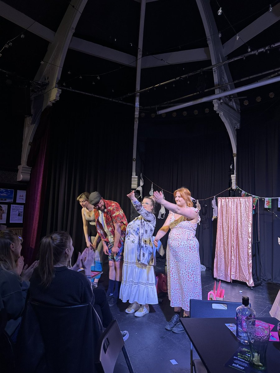 I went to watch <a href="/baggy_bra/">BaggyBra</a> <a href="/GMFringe/">Greater Manchester Fringe</a> at <a href="/kingssalford/">The Kings Arms</a> on Sunday night and it was brilliant! 👏🏼💖
Final night tonight so if you haven’t been yet, I highly recommend! 🎭