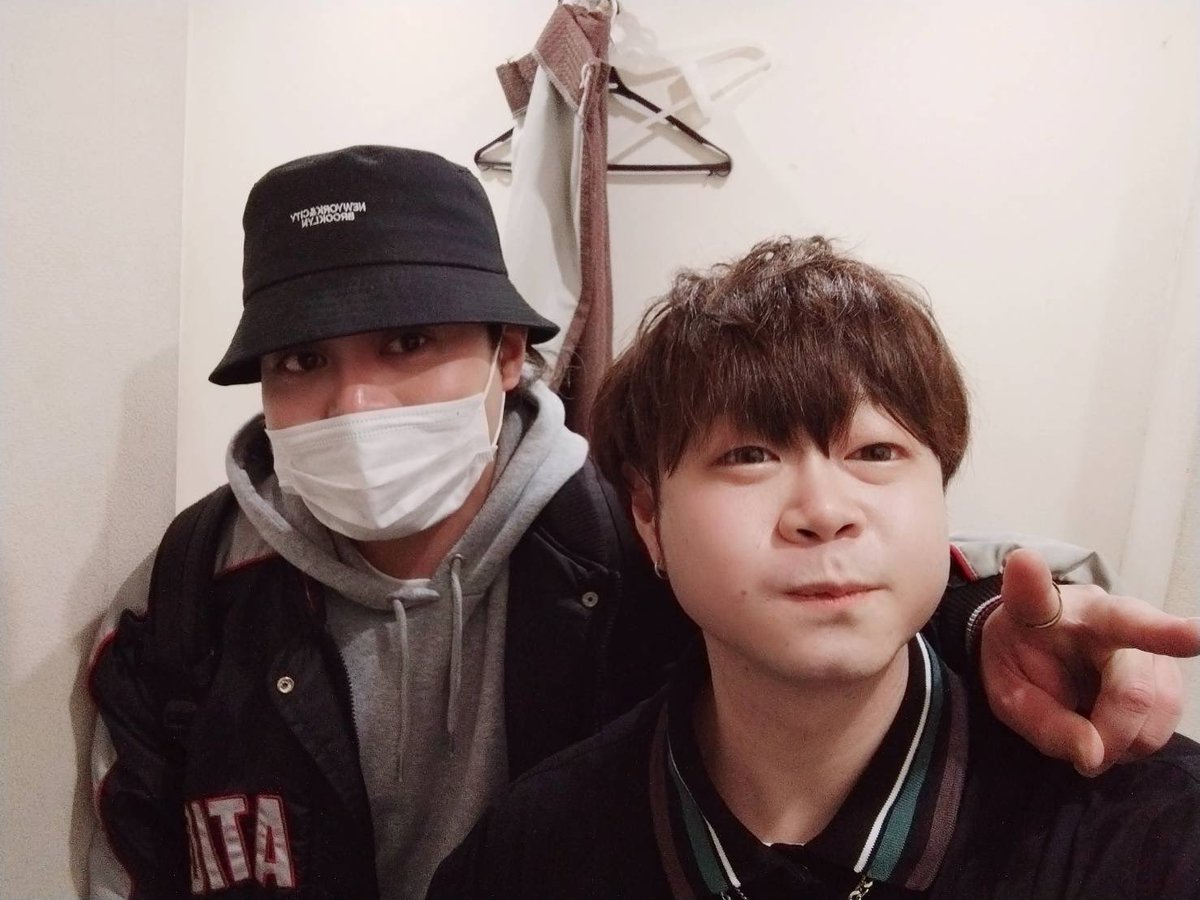 昨日は約1年ぶりにLIVEハウスのステージに立ちました。興奮と緊張とワクワクで震えました。
改めて音楽が自分の支えだったんだなって認識しました。
そして急な不意打ちでがりゅうさんとばったり会ったのが最高におもろすぎた笑

また歌いに行きます🎤
(写真この1枚しか撮ってない笑)