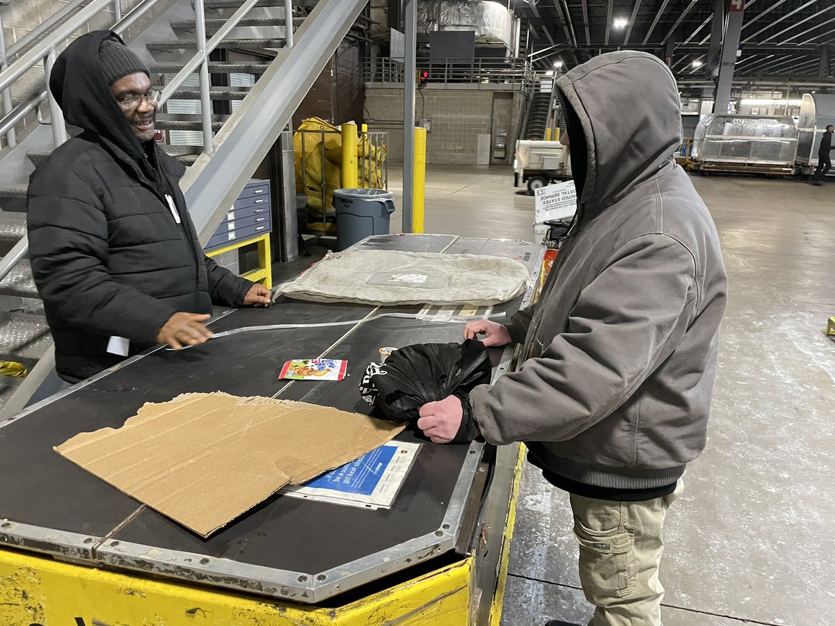 PHL Night meet and greet. Tonight we educated and demonstrated how employees can keep themselves safe from slips and falls. @RaymondChew95 @BobKee6 @LynellFoxworth1