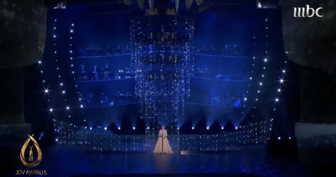 dhalajmy's tweet image. جن جنون الإعلام المصري لحظة تكريم #نجاة_الصغيرة في #الرياض 
يعاتبونها على ظهورها بهذا السن وكأن الإنسان مُلزم بأن يدفن نفسه عندما يكبر ويموت وهو حي!
وأن العمر والكِبر عار يُدارى بالاختباء.

نجاة الصغيرة التي عاشت منسية في بلدها ولا يكاد يذكرها أحد، في بيت مهترئ ووضع مادي سيّء ومع…