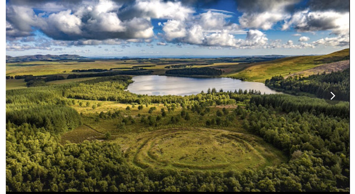silverhills64's tweet photo. On our wish list is the mighty Northshield Rings a #multivallate fort near Eddleston. A settlement first, then later a fort with additional ramparts +ditches added. There are traces of 7 timber round houses. Credit to James Livingston for photo. #HillfortsWednesday https://t.co/E2aI4JElCg