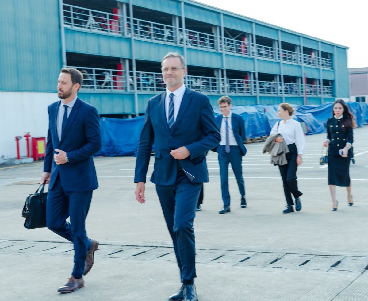 PriouxSebastien's tweet image. Proud to celebrate Foxconn Interconnect second deal for a 10MW solar PPA on their factory in Bac Giang, in presence of French Ambassador Olivier Brochet. Keep delivering meaningful projects. #jetp #pdp8 @FranceAuVietnam  @greenyellow @HonHai_Foxconn