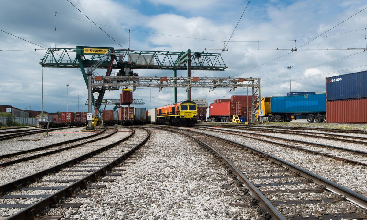 RailFreight's tweet image. Our CEO, Tim Shoveller, will be featuring on this afternoon&apos;s BBC Radio 4 PM programme to discuss the impact of the cancellation of Phase 2 of #HS2. Tim discusses what this may mean for #Freightliner and how to ensure it doesn’t impact on rail freight’s growth aspirations.