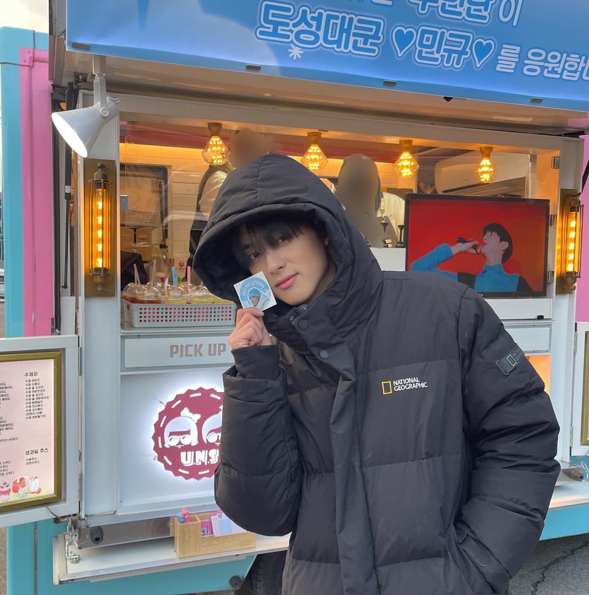kmk_supporters's tweet photo. 민규는 아이스 아메리카노, 따뜻한 레몬티 마셨대요〰️🩵 https://t.co/PIcBczf3mW