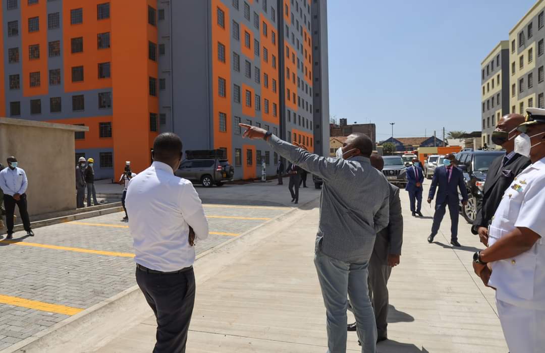 karanja_javan's tweet photo. Oguda is saying that Former President Uhuru Kenyatta delivered Affordable Houses without taxing Kenyans, yes he didn't introduce housing Levy But he borrowed Billions to deliver the houses.
Today our economy is in ICU because of Uhuru borrowing and corruption.. https://t.co/Xe76HB1Cbe