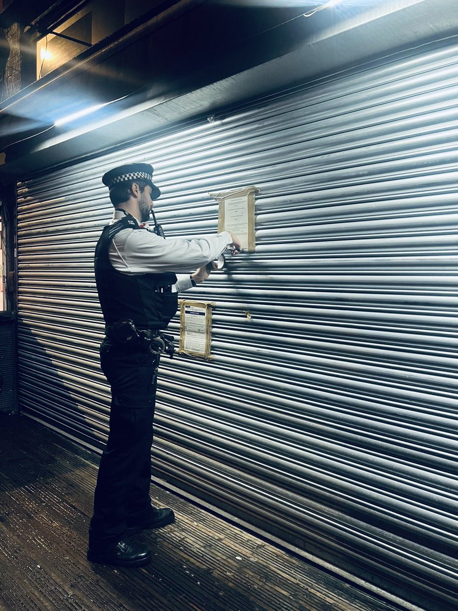 MPSHarlesden's tweet image. After a successful #drugs warrant &amp;amp; #ClosureOrder on SantaFe Bar in High Street, NW10, #HarlesdenTCT officers in partnership with the police licensing team &amp;amp; @Brent_Council were successful in revoking the bars licence. The criminal investigation continues. #Harlesden