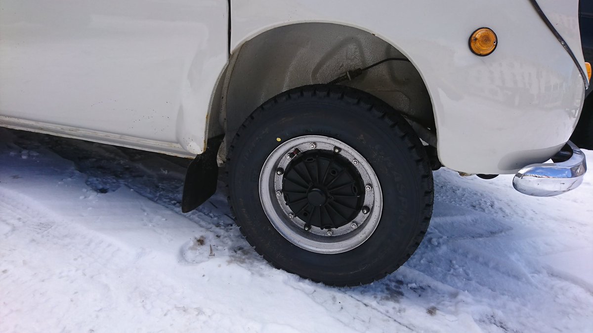 terupi67's tweet photo. #50年前の車とか博物館に飾っといてくれ
雪国でスバル360にスタッドレスタイヤを履かせて走り回ってるアホです https://t.co/Qnxpq4H05E