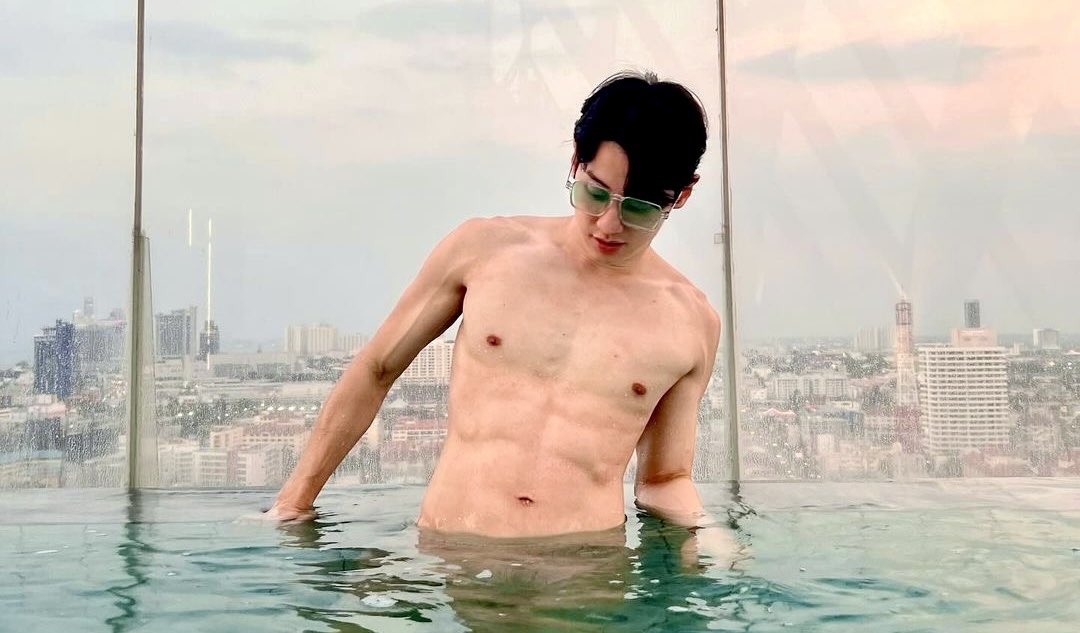 theshabar's tweet photo. นั่งข้างนอกมันหนาว ขอนั่งในใจเธอยาว ๆ ได้ป่าว 😊😁😍 lll ig : porsche.narinthorn #เสพติดผู้ชาย @theshabar2 https://t.co/Y1Z9V7mgsB