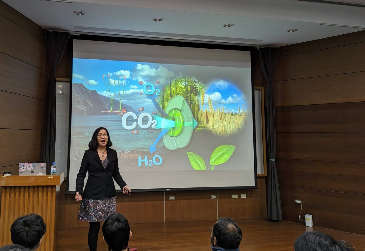 Chih-Horng Kuo (郭志鴻) (@chihhorngkuo) on Twitter photo <a href="/KeikoUTorii/">Prof. Keiko Torii</a> on plant stomata & development, exciting stories delivered in a highly energetic way. Great to have this as our first <a href="/IPMBSinica/">IPMB Academia Sinica (中研院植微所)</a> Distinguished Seminar in 2024. <a href="/KeikoUTorii/">Prof. Keiko Torii</a> on plant stomata & development, exciting stories delivered in a highly energetic way. Great to have this as our first <a href="/IPMBSinica/">IPMB Academia Sinica (中研院植微所)</a> Distinguished Seminar in 2024.
