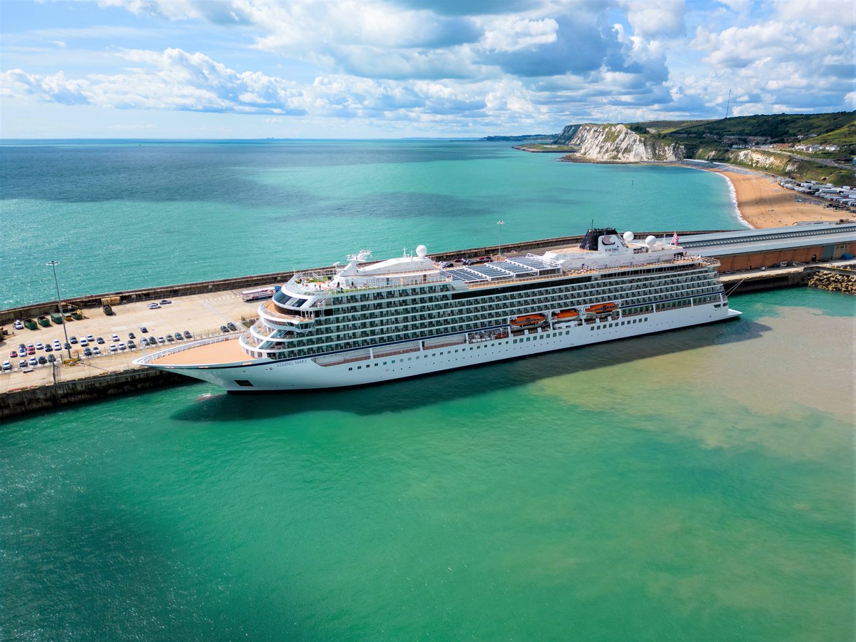 🚢✨ Excitement is in the air! Or should we say waves? 😜 The countdown to an unforgettable Cruise season at #PortofDover has begun! 🌊⚓️ 🗓️ Check out our Cruise schedule and join the community of travellers who have made #Dover their top choice 💜 👉 lnkd.in/dz99jZx8