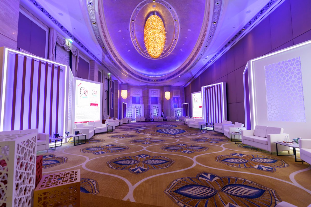 React_uae's tweet image. مقتطفات من حفل اطلاق كتاب &quot;اضاءات في مسيرة رجل الانسانية&quot; عن صاحب السمو الشيخ محمد بن زايد للكاتب جمال سند السويدي.
تم تنظيم الحفل من قبل شركة React mena بالمشاركة مع فريق عمل Redpill بتنفيذ الديكور.