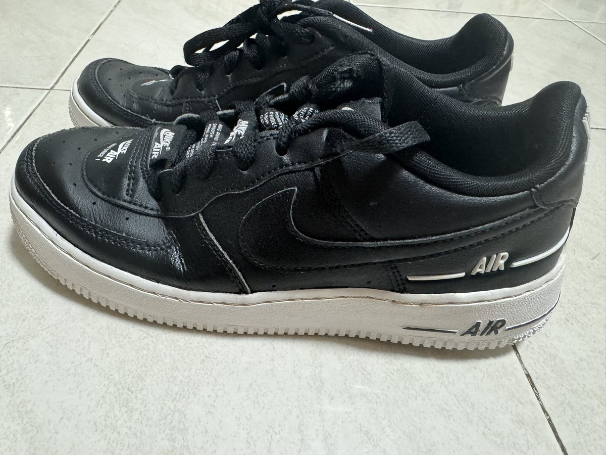fssongtor's tweet photo. nike air force 1 double air black สีดำ ไซส์ 38.5/24ซม. ส่งต่อ 390 #ส่งต่อ #ส่งต่อรองเท้า #ส่งต่อรองเท้ามือสอง #รองเท้าnike #ส่งต่อรองเท้าผ้าใบ https://t.co/82835A7cid