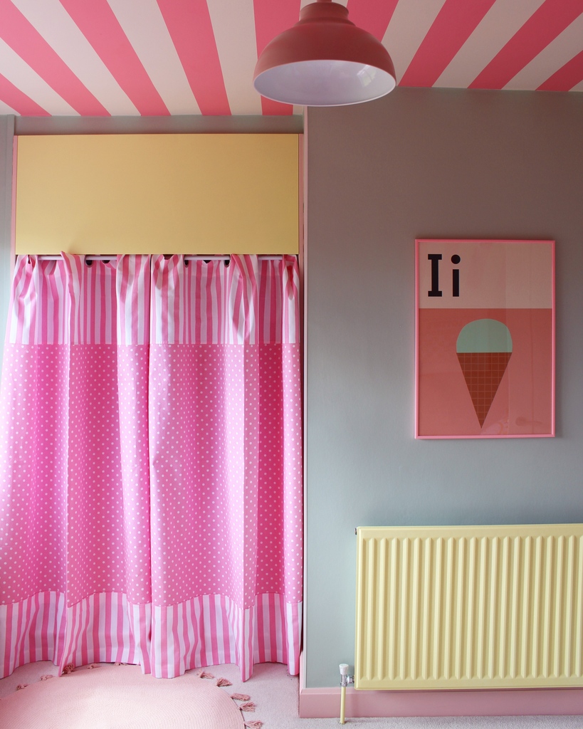 🎉 From decorating &amp; decluttering to refreshing your space with colour, we've seen all of your décor DIY new year resolutions. Rachel refreshed her space simply by hanging up our colourful curtains - it's safe to say we love the final look! 

#interiorinspo #interiorstyling