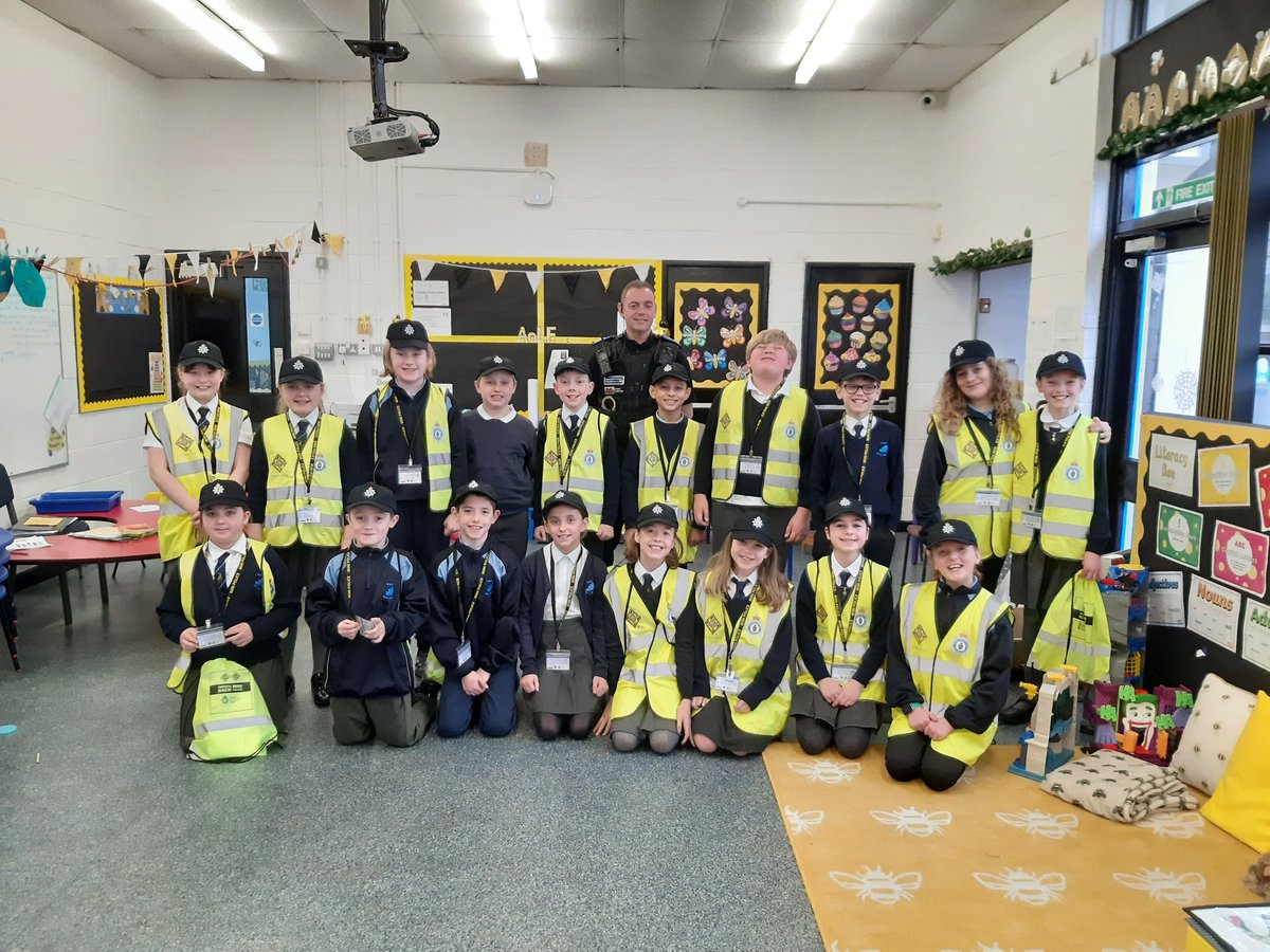PCSO Williams and PCSO Bennion of the Neighbourhood Policing Team from Colwyn Bay have had a busy morning with the Mini-Police from Ysgol Pen-y-Bryn.

During the session we discussed Equality, Diversion and Inclusion, and how hate crime can affect others.