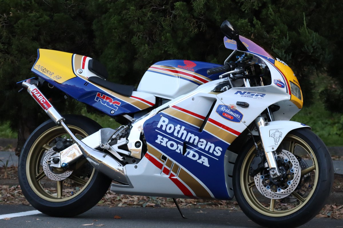 今のバイクに乗り始めた理由を手短に言う R1-Zを契約しにいったのに