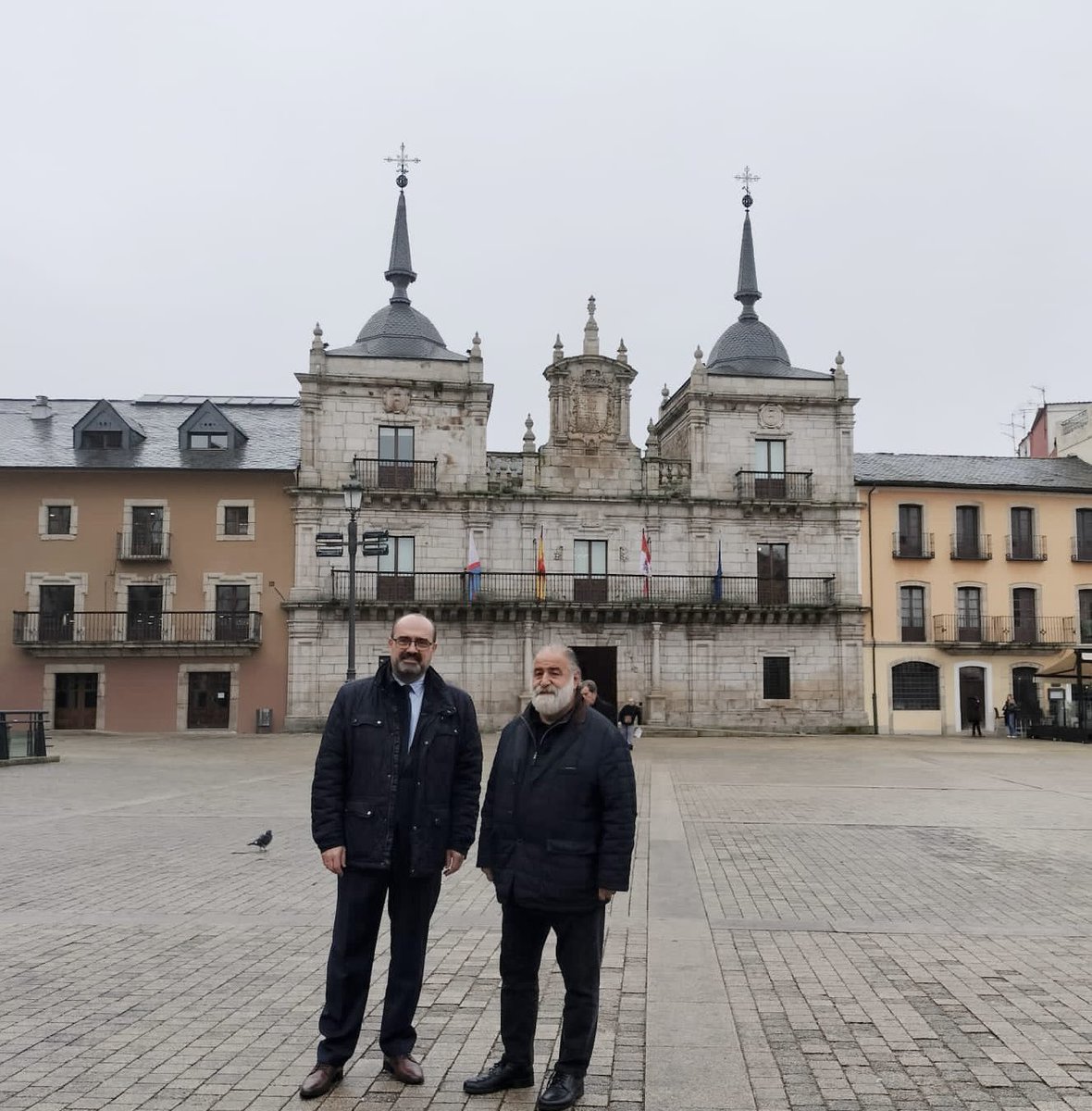 MoralaMarco's tweet image. Es un placer recibir a  @JavierPerezARGI en Ponferrada con motivo de la grabación de su mítico programa #ElArcon en @cyltv