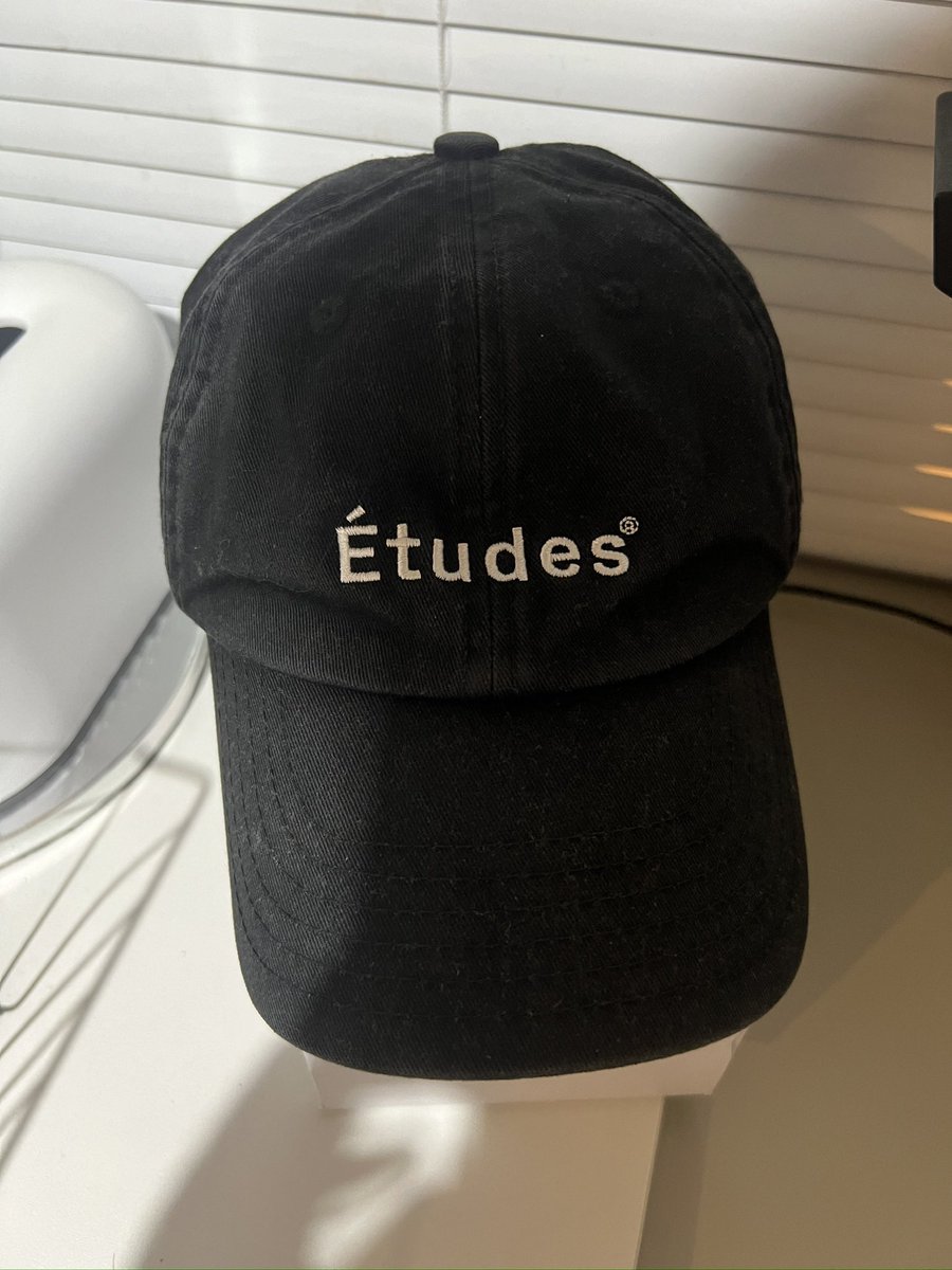 timetopaystore's tweet photo. [USED] Etudes Cap 
สีดำเฟดเล็กน้อย สภาพดีใช้ได้ยาวๆ 
PRICE : 1,999 THB [Free Shipping]
#พรีออร์เดอร์เกาหลี #พรีออเดอร์ญี่ปุ่น #ส่งต่อเสื้อผ้ามือ2 #พร้อมส่ง https://t.co/UL5gGCHiZY