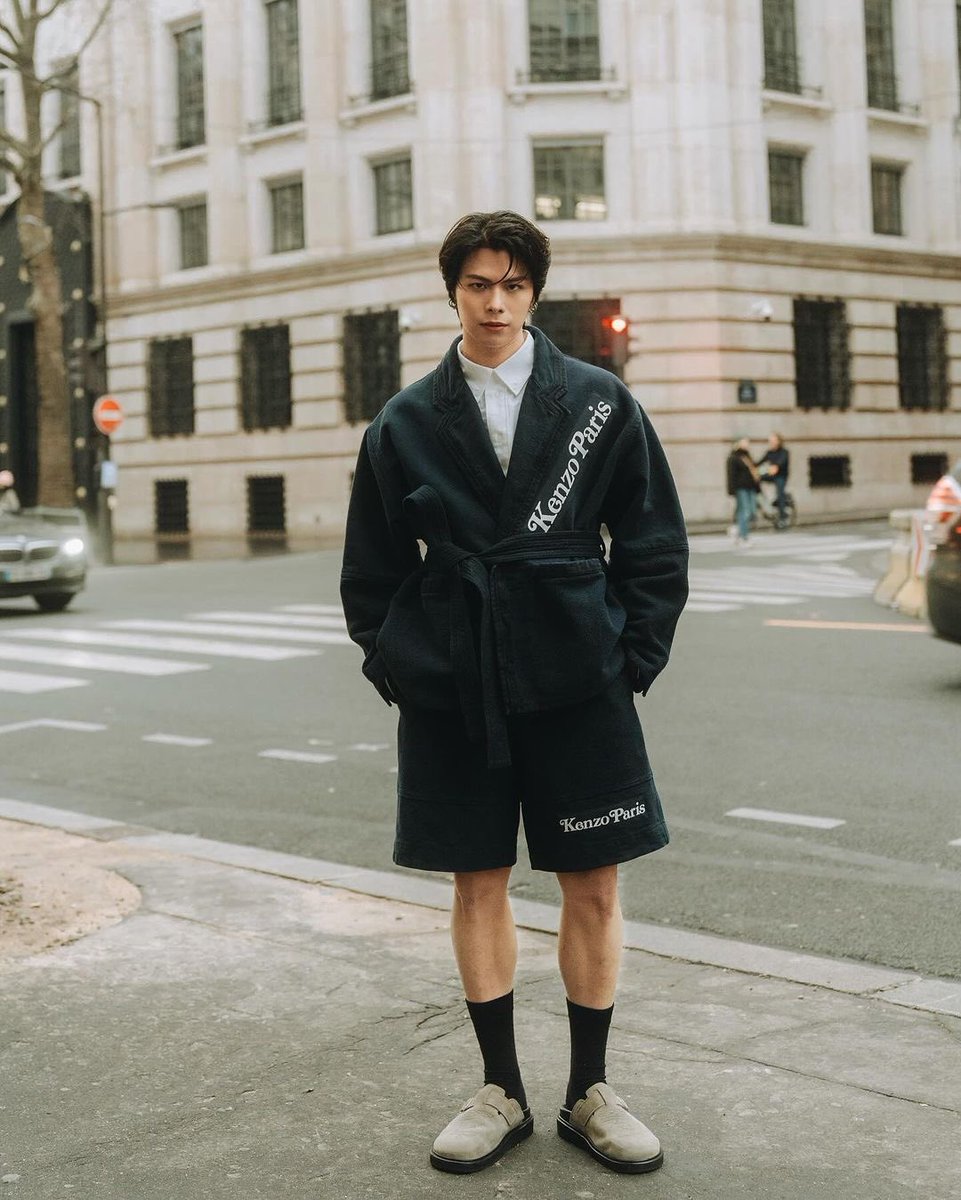 glennyqh_'s tweet photo. If it snows in Paris, would you walk the streets together with me?
#KENZOSG #KENZO #KENZOSS24 #PFW #PFW24 #PARIS https://t.co/PsxcdrcKvG