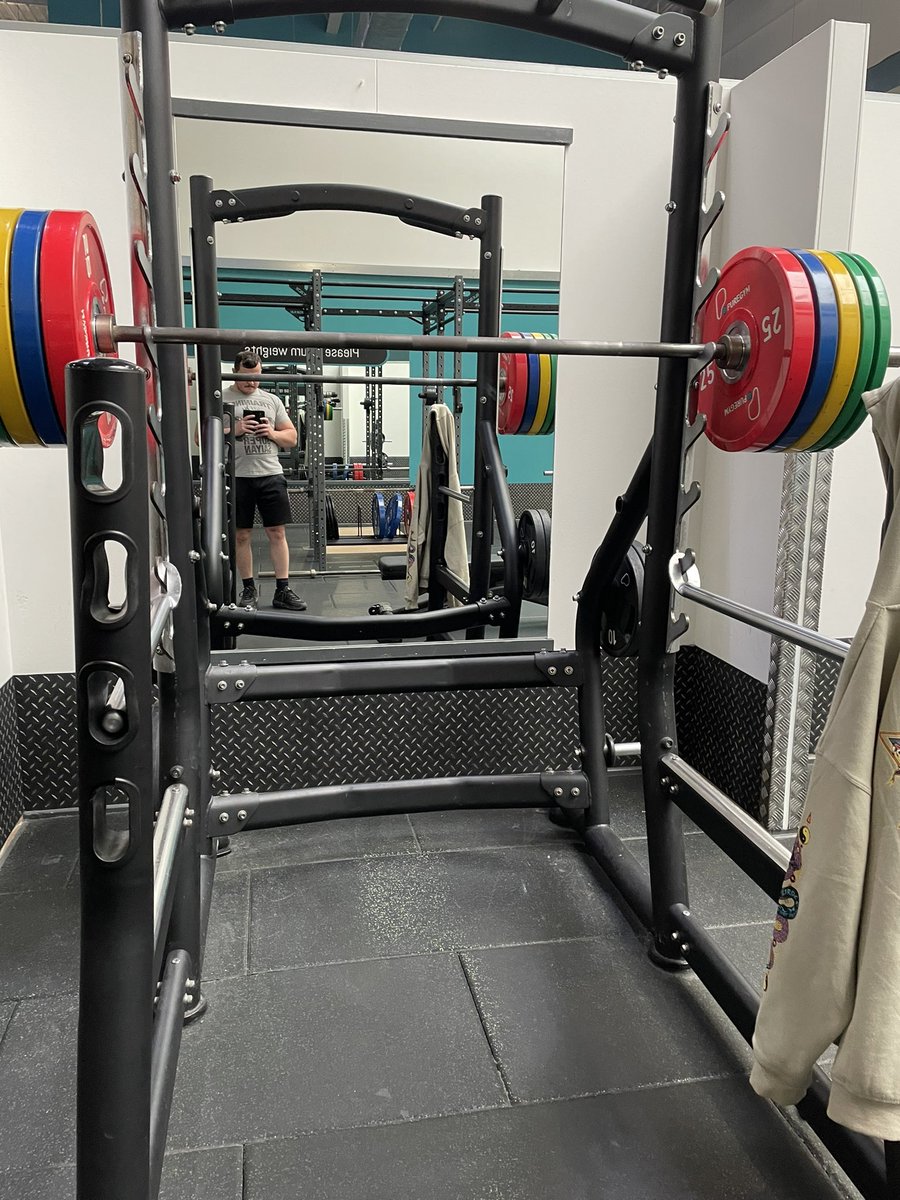 sharpy G (33.3%) tweet media