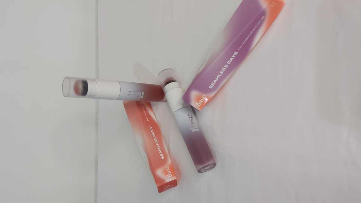 ahgasye's tweet image. I want to tell everyone that I've been using this product for my blush

Ini produk terbaru dari BASE @itsmybase yang beneran aku tungguin PO nya dan pas nyampe aku gak kecewa sama sekali!

Ini adalah Seamless 3 in 1 produk dari BASE with brush!

#localproduct #itsmybase