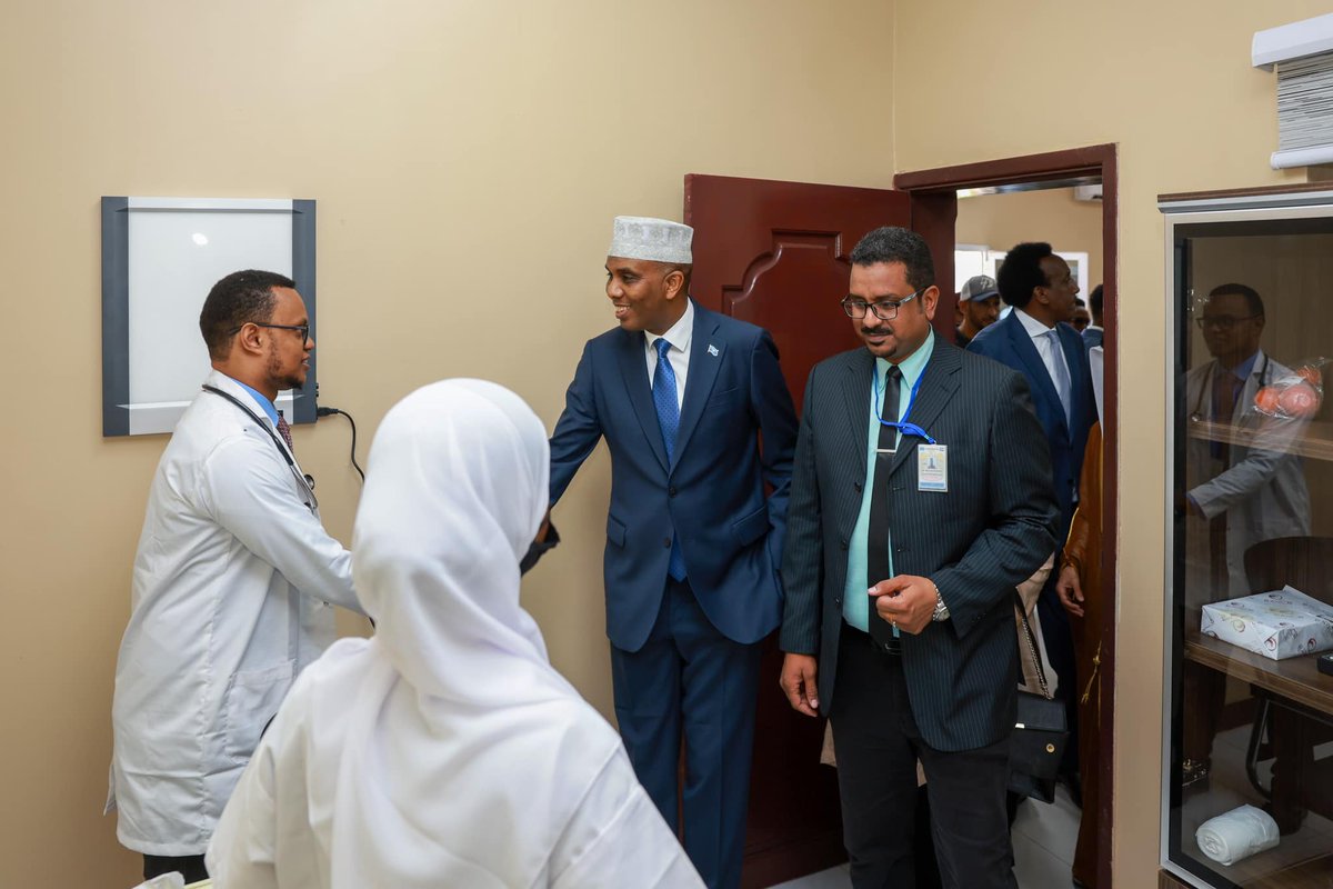 ileystv's tweet image. #WararkaMaanta: Ra'isal Wasaaraha dalka #Somalia Xamsa Cabdi Barre ayaa maanta xarigga ka jaray xarunta Isbitaalka Sheikh Zayid ee ku taala magaalada Muqdisho oo dib loo howl-galliyay. 

Isbitaalka ayaa waxaa maal-galisa dowladda dalka Isutagga Imaaraadka Carabta (#UAE).