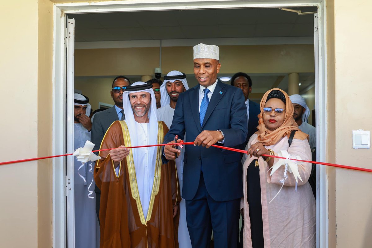 ileystv's tweet image. #WararkaMaanta: Ra'isal Wasaaraha dalka #Somalia Xamsa Cabdi Barre ayaa maanta xarigga ka jaray xarunta Isbitaalka Sheikh Zayid ee ku taala magaalada Muqdisho oo dib loo howl-galliyay. 

Isbitaalka ayaa waxaa maal-galisa dowladda dalka Isutagga Imaaraadka Carabta (#UAE).