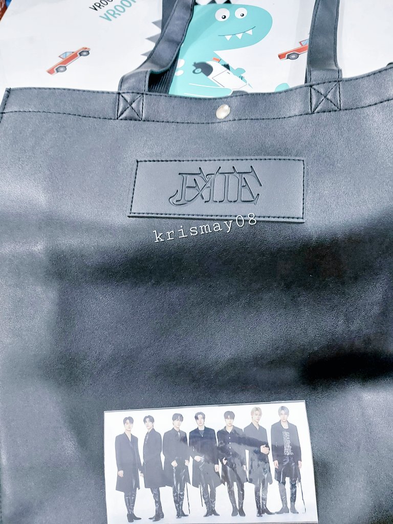 krismay08's tweet photo. Thank you so much @TakeMeToSeoul23 ❤️
I got my Fate tote bag na. Just in time for the Fate concert 🥰
It is really worth the wait 🤧
#TMTSFeedback https://t.co/TZLRIT7QrE