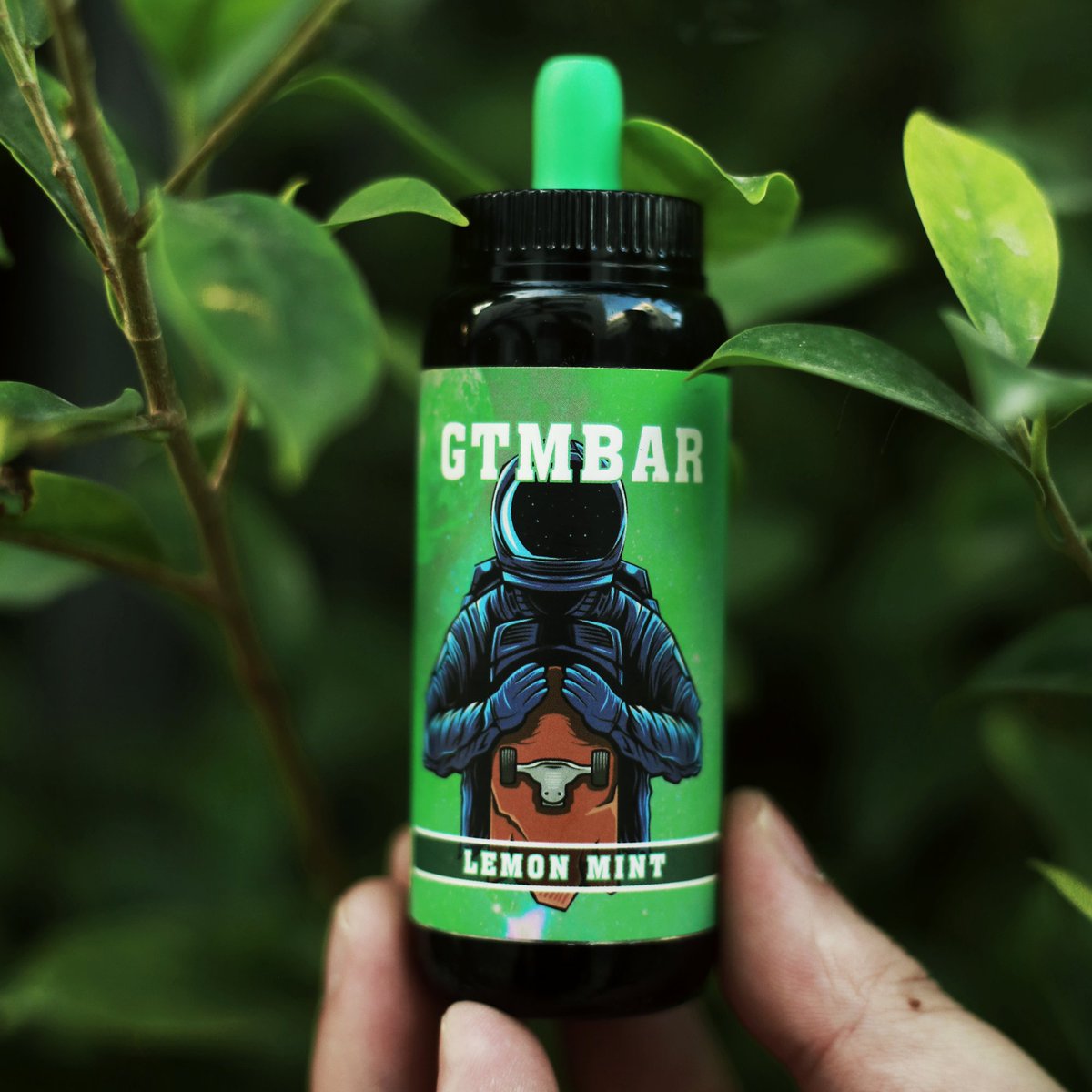 #gtmbar | Disposable | Take a break, grab your Halo 8000, and enjoy the fruity bliss. 😤
.
.
Halo 8000 Puffs Disposable
✅Battery: 600mAh
✅Capacity: 18ml
✅Nicotine: 0%, 2%, 5%
✅Resistance: 1.0ohm
✅NW:90g
✅Charging Type: Type-C, rechargeable