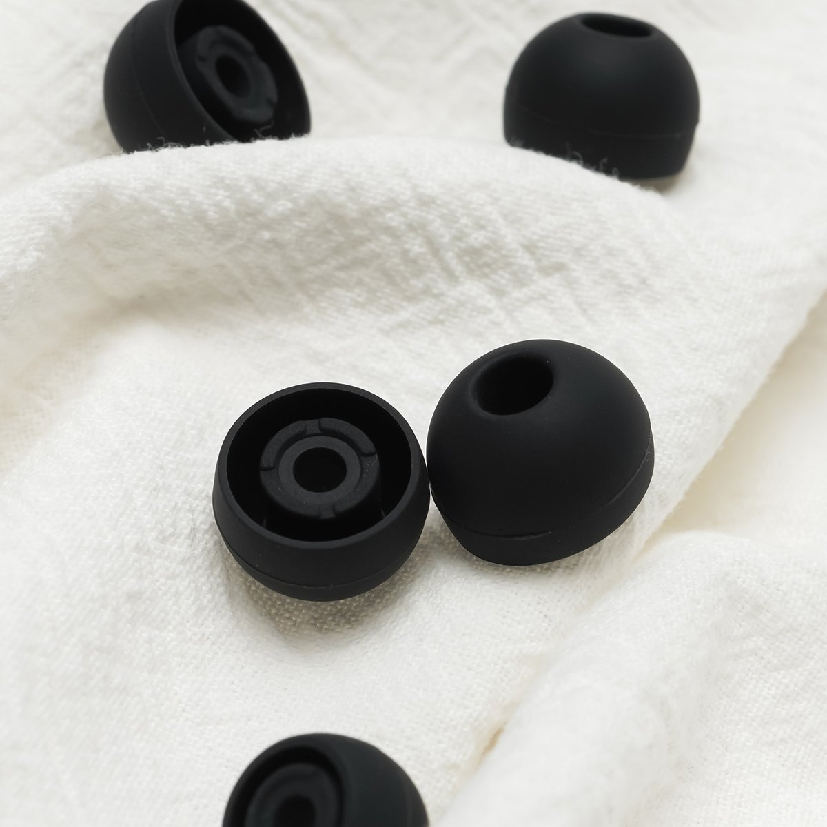 HiFiGoAudio's tweet image. 🎶Indulge in audio luxury with DIVINUS Velvet Silicone Eartips!☄️
HiFiGo:hifigo.com/products/divin…
AmazonUS:amazon.com/dp/B0CHW6PGZD/…
AmazonJP:
Aliexpress:aliexpress.com/item/100500603…
#DIVINUS #Velvet #Eartips #HiFi #Music #Audio #Audiophile #IEM