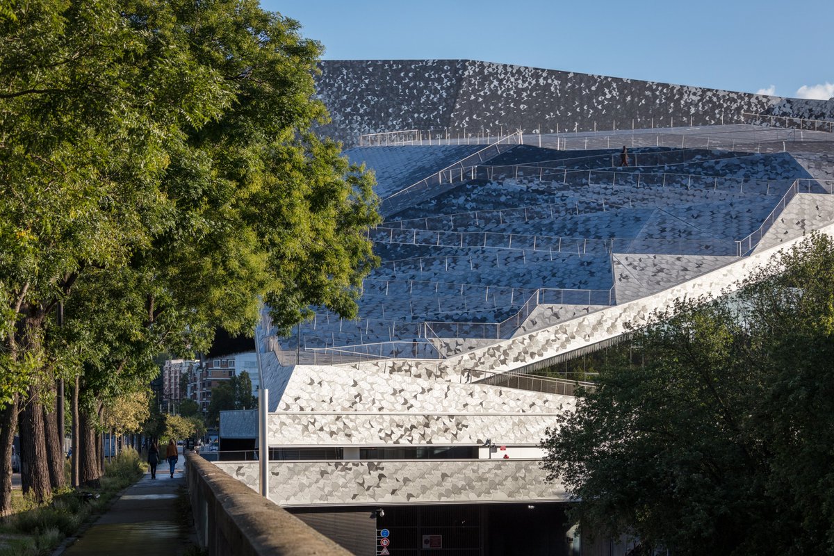 🔴 #SaveTheDate : conversation entre Jean Nouvel et @OlivierMantei , le 7 février à la @philharmonie : bit.ly/3Hx8JVE (complet) Alors qu’approche le 10e anniversaire de son inauguration, l’architecte évoquera la manière dont il avait imaginé ce lieu. 📸 ©Jared Chulski