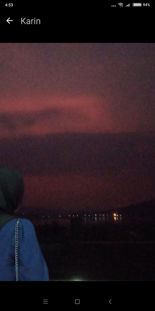 Menyaksikan senja membuatku merindukanmu....😘😘

#Senjaku