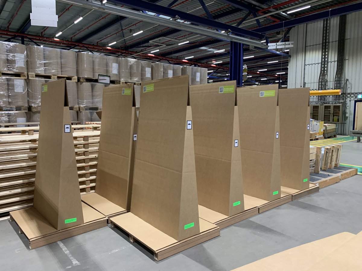 Na een geslaagde pilot neemt Technische Unie kartonnen frames in gebruik om PV-panelen rechtop, duurzaam en veilig te vervoeren. Deze frames ontwikkelden wij in samenwerking met verpakkingsleverancier Boxxit. ow.ly/Cyye50QtVjc