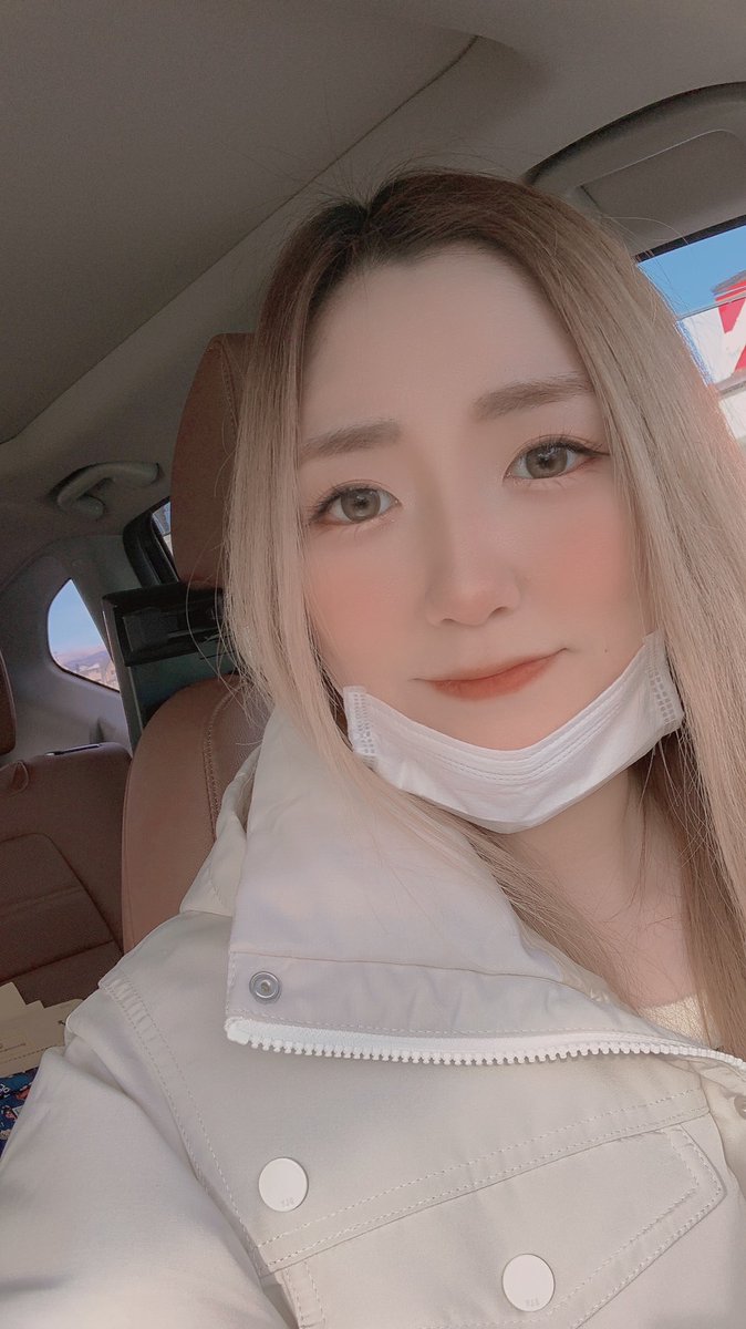 副業したいけどまず何から？と本気で悩んでいる人へ
特別なスキルは何1ついらないし、通勤中やスキマ時間にスマホがあれば仕事ができる。だけど1mmも楽ではない。誰にでもできる分、がむしゃらに行動するマインドは必須。安心して！心配な人は私が全部教えるから。騙されたと思ってプロフから連絡して